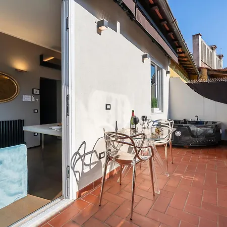 Ponte Vecchio Rooftop Terrace With Private Heated Jacuzzi Apartamento